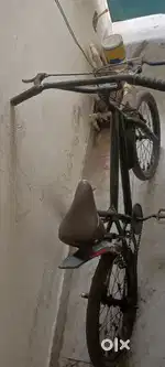 sirf tyre punchar he