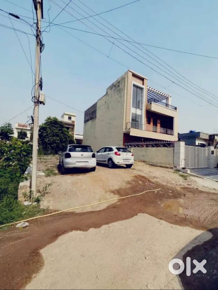 For sale 150 gaj plot 2 side open sector 125 sunny enclave