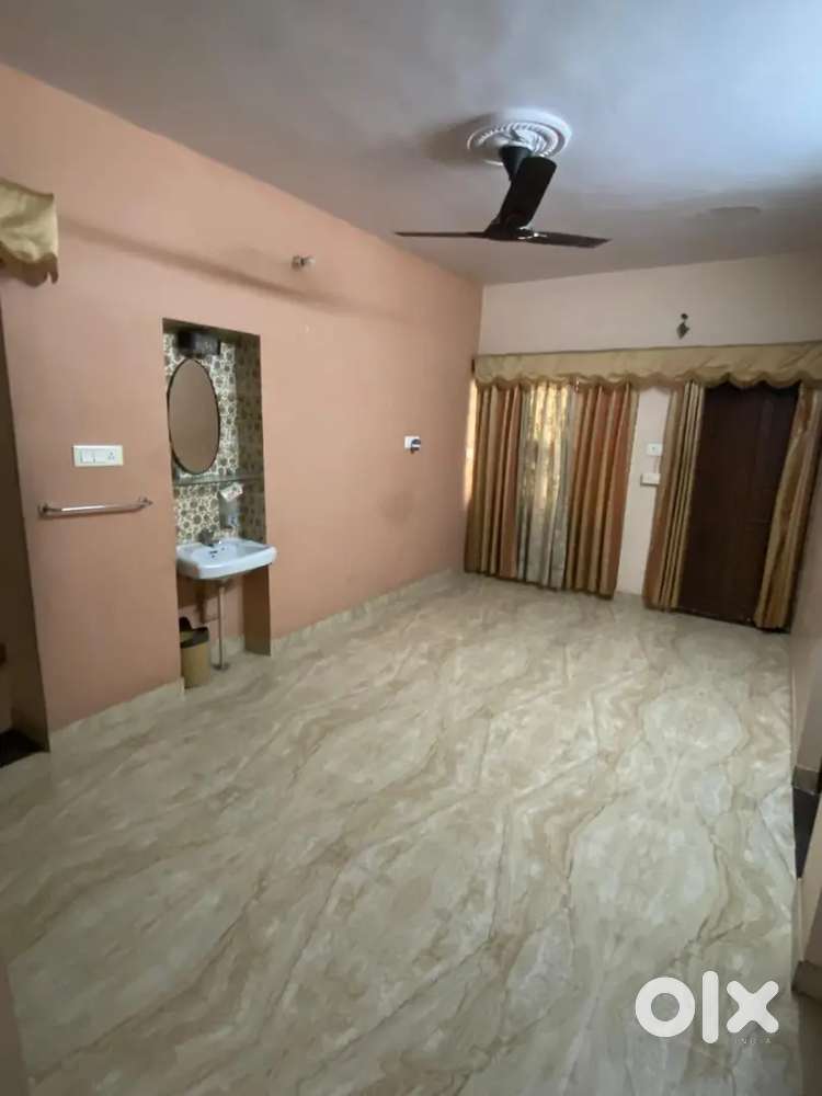 3 bhk semi furnished, Raja park