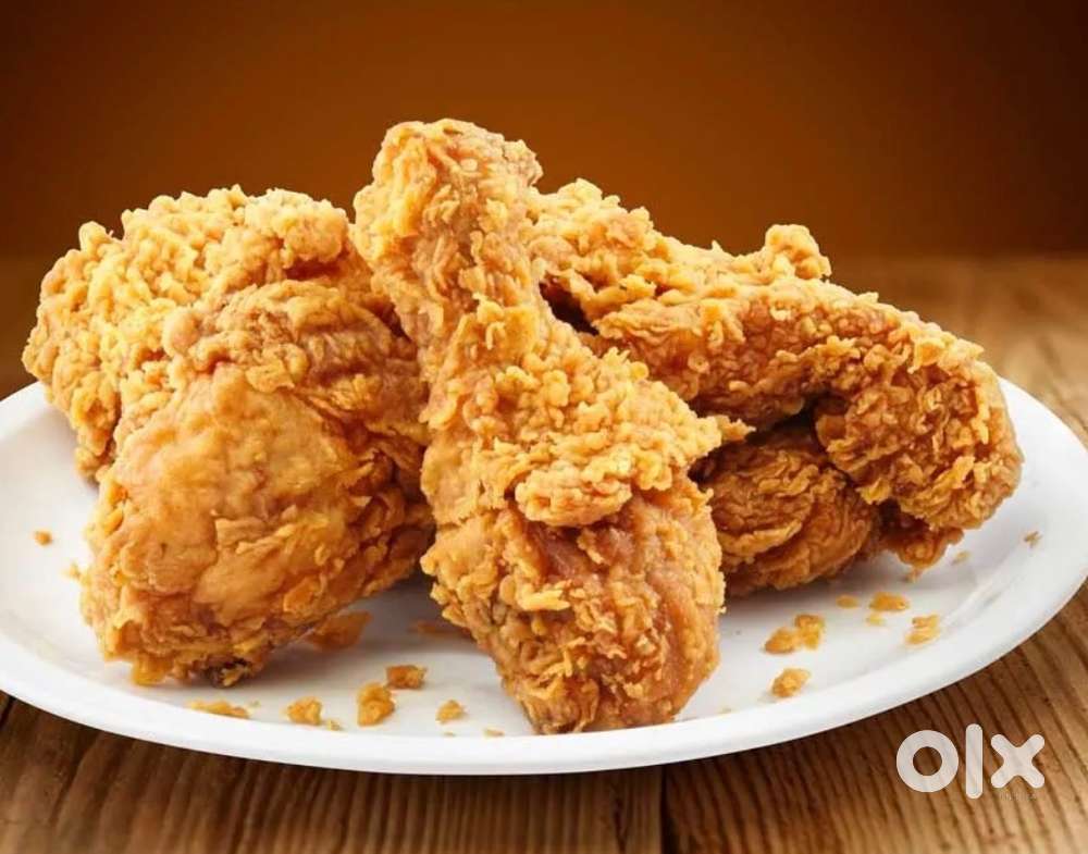 I want a chef who can make a crispy fried chicken , wings , shawarma.