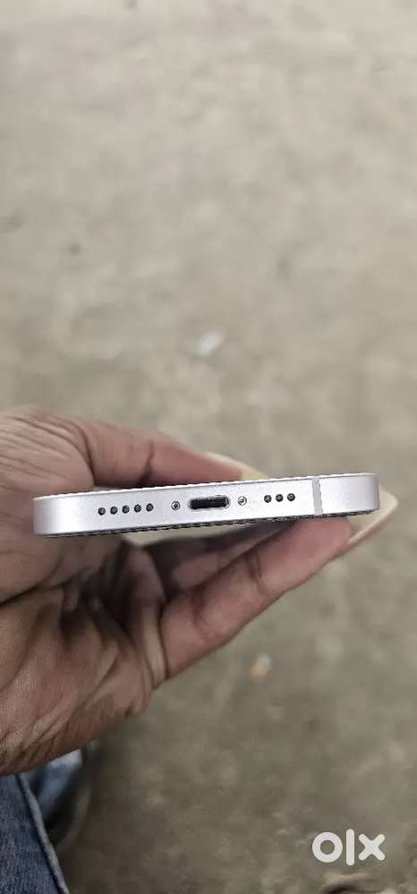 IPhone 13 refused good condition no dent no crèches all original