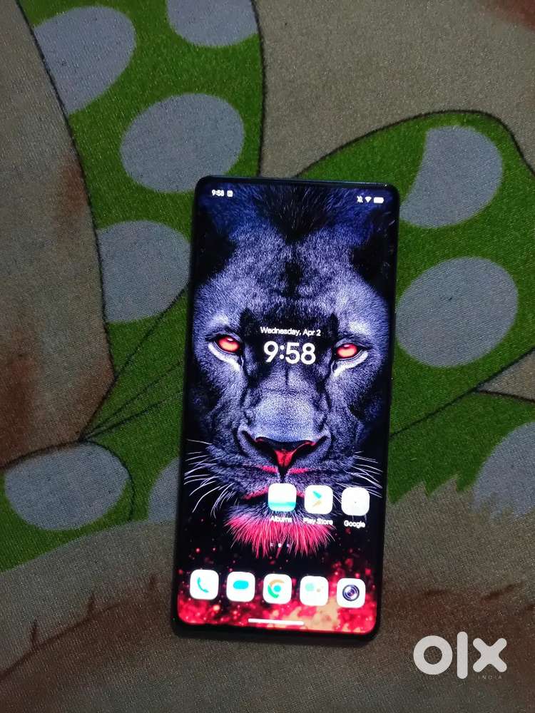 V27 8+8 ram 128gb storage