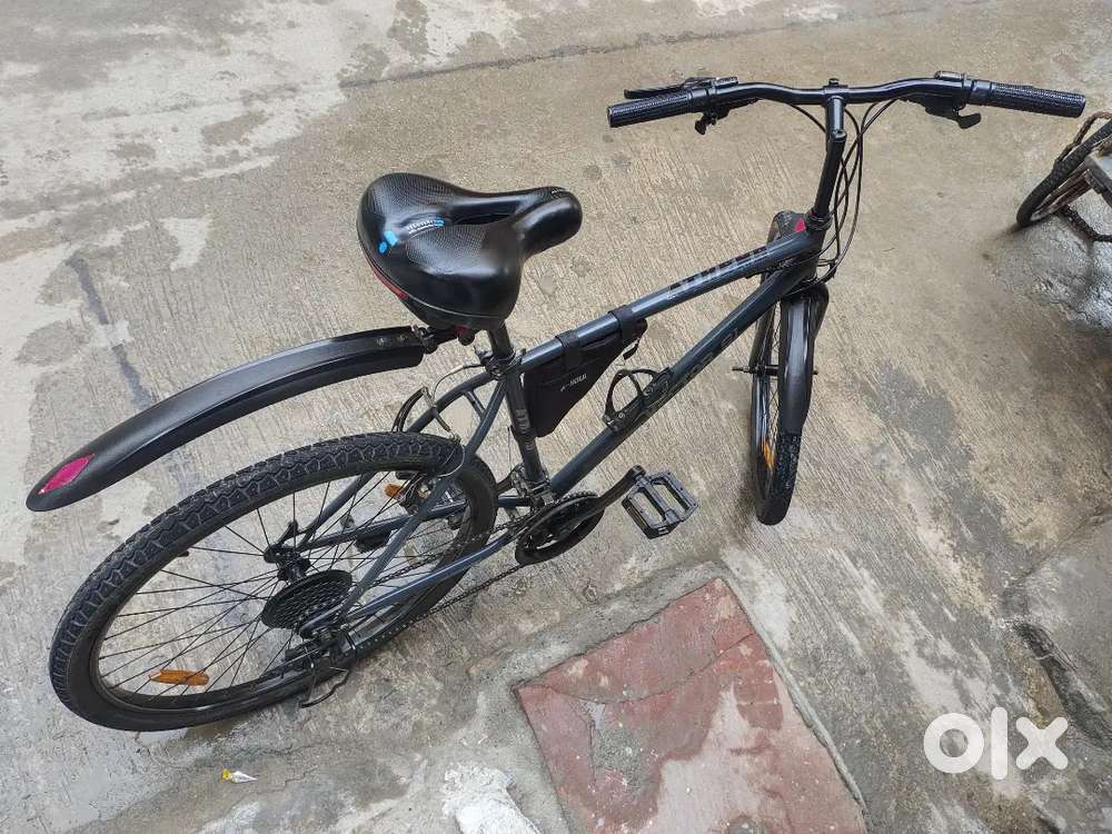 21 Speed Hybrid Bike, 18.5 Inch Frame