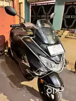Suzuki Burgman 125 with Bluetooth connectivity
