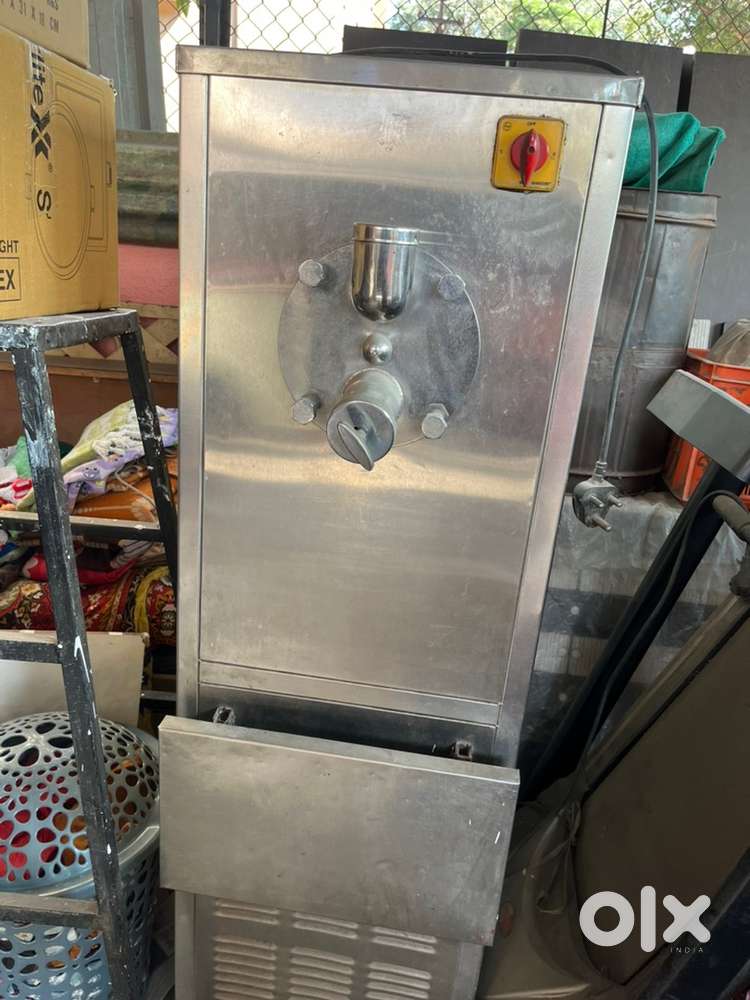Softy ice cream machine without ice crystals