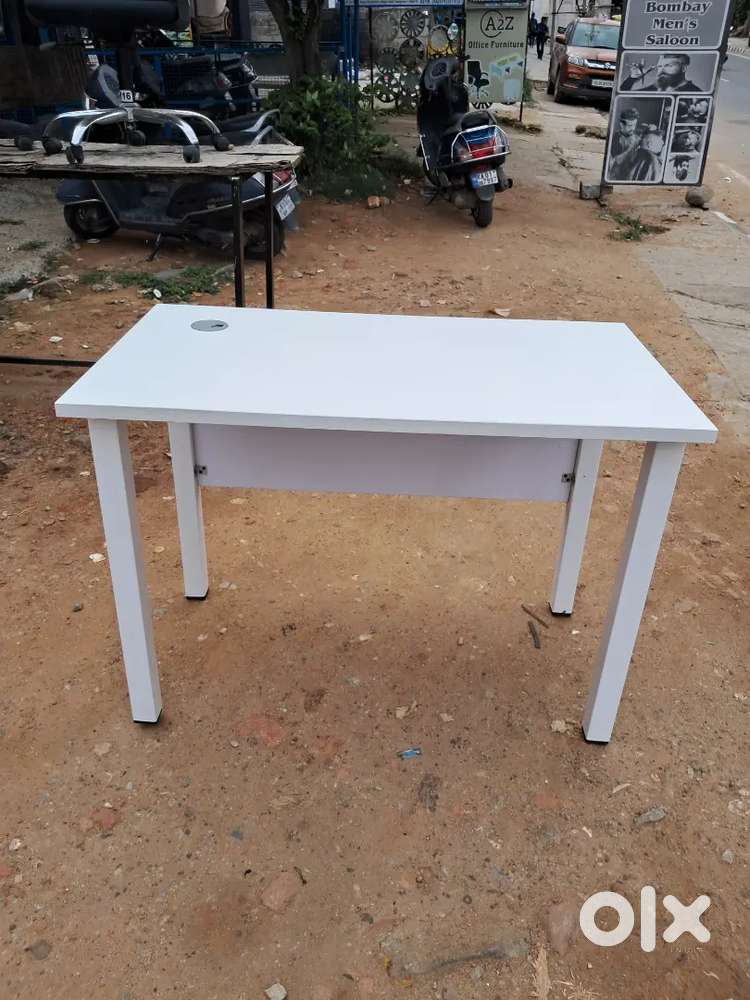 Office table with new metal legs