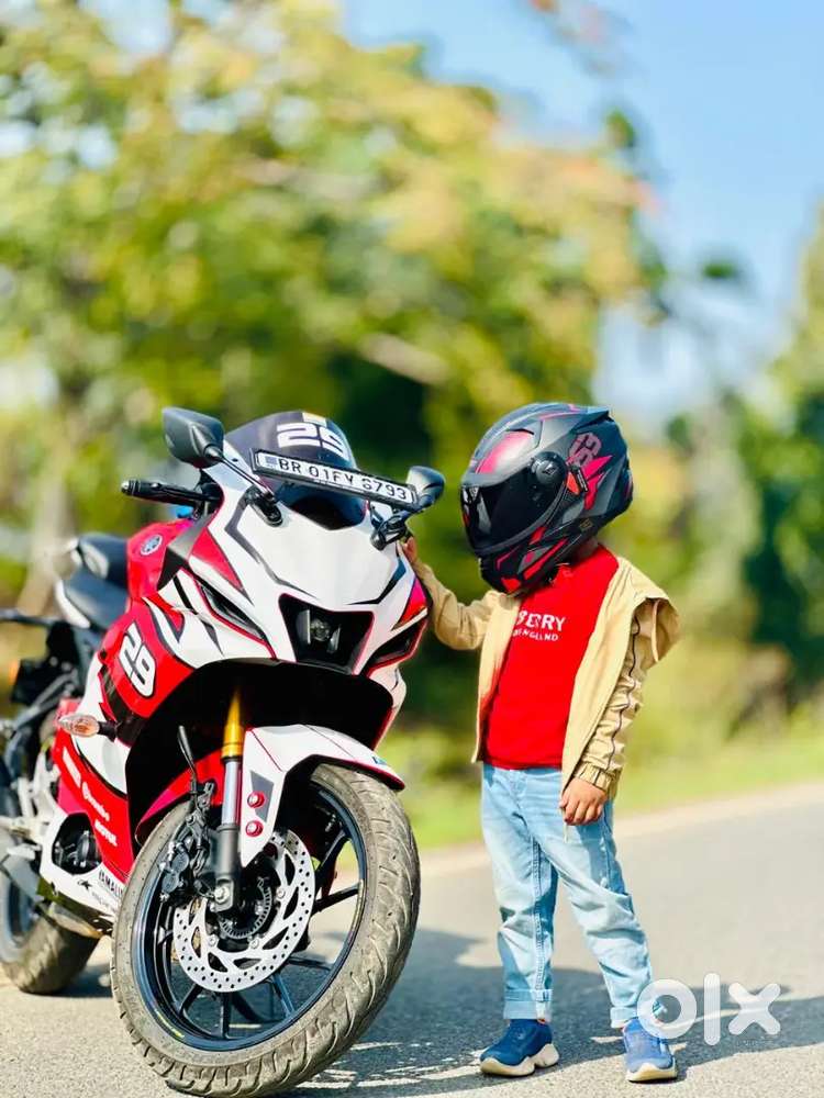 R15 v4 superb condition