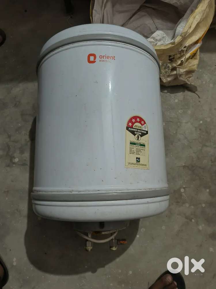 5000/- orient geyser 25 litre