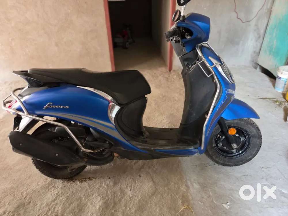 Scooty in very good condition. New insurance new PUC milage 45+