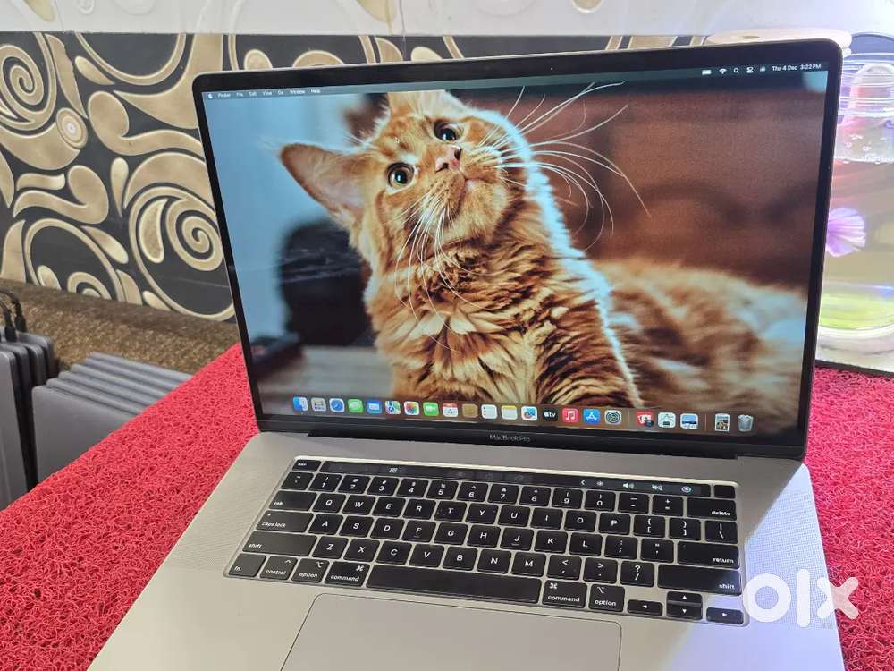 Apple Macbook Pro 2020 i7 16gb 512gb 5.5gb Graphics 16inch Retina