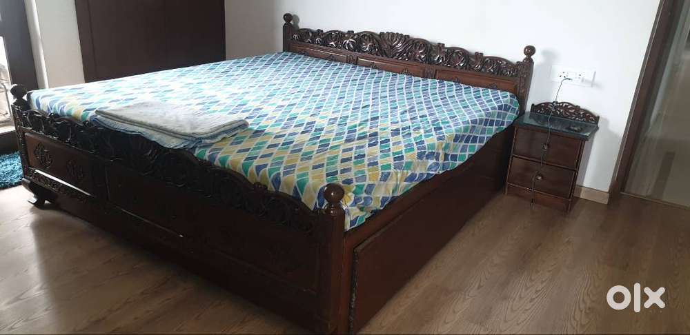 Kashmiri walnut wooden carvings BED King Size
