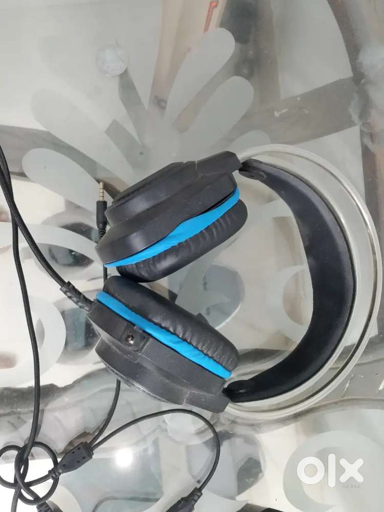 Quontron camera + Zebronics gaming headphones