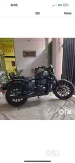 Yezdi Roadster
