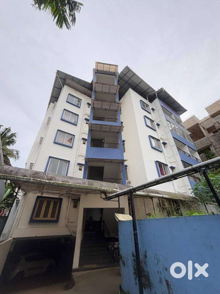 highway castle flat for lease