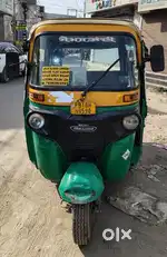 Bajaj XWild CNG Auto