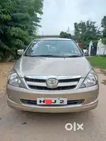 Toyota Innova 2.5 V 7 STR, 2009, Diesel