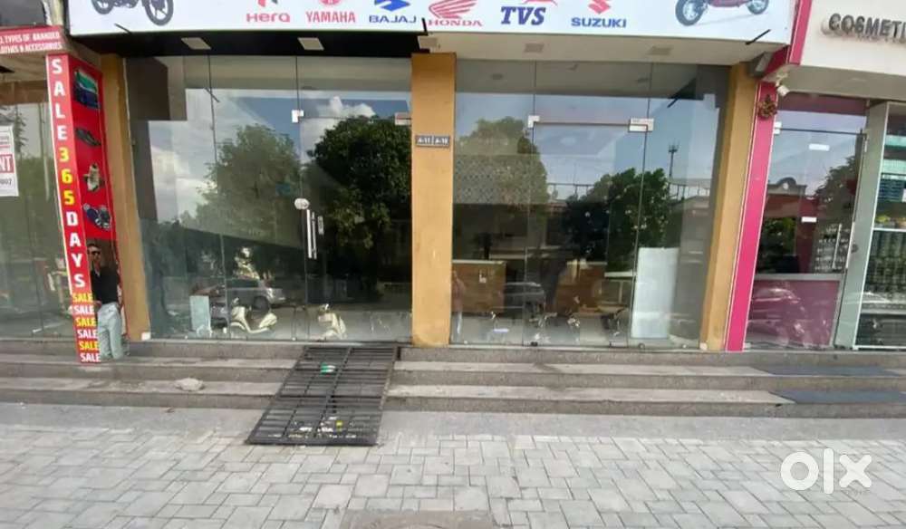 Main road Showroom for rent