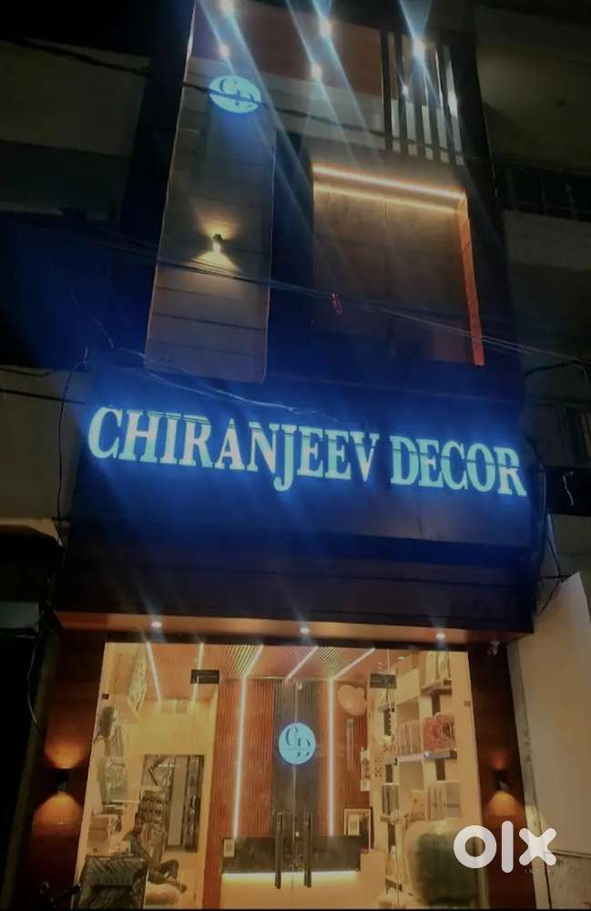 Commercial Showroom for Sale or Rent available