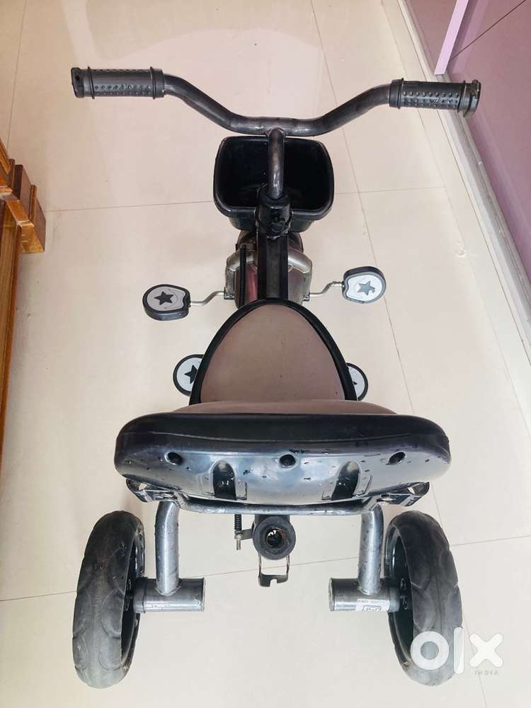 Dashstar make tricycle in good condition for 2-4 years