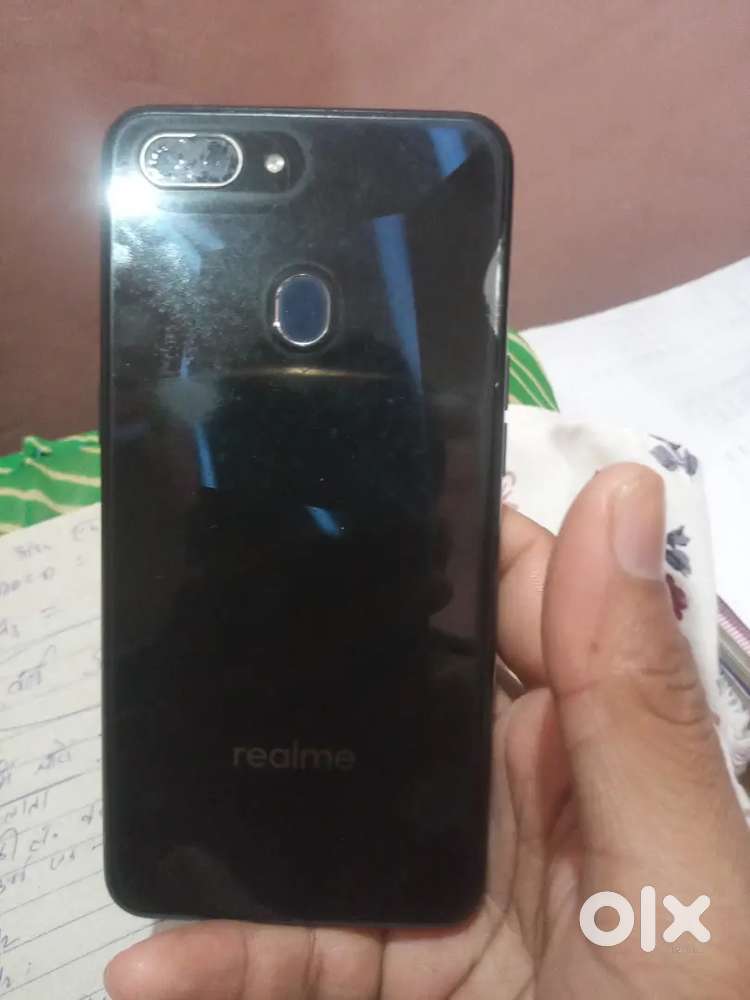 Realme 2 single hand use mobile