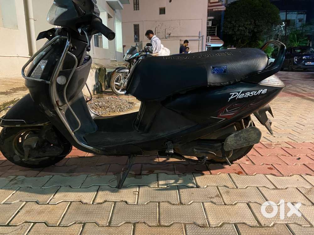 Hero honda pleasure