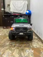 Children 12v car in new condition at 6900
