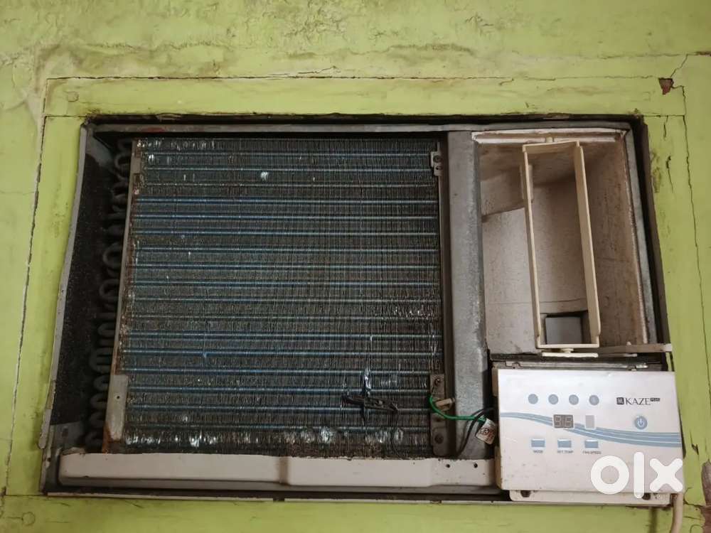 HITACHI WINDOW AC