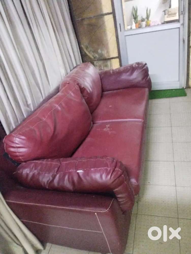 three seater sofa, amount 8,000