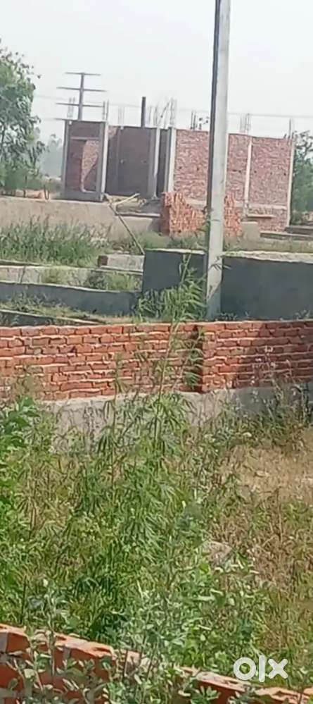 Noida  (Pari Chowk), Gated society 1KM from Metro – Loan Available