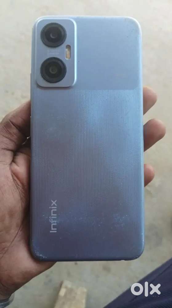 Infinix Hot 20 5G.     6+64