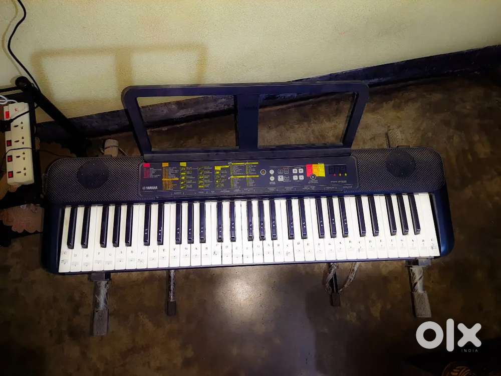 Yamaha Synthesizer
