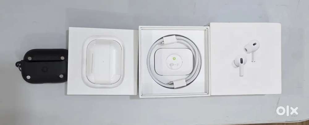 Apple Airpods pro 2 Type C 2024 model mint condition