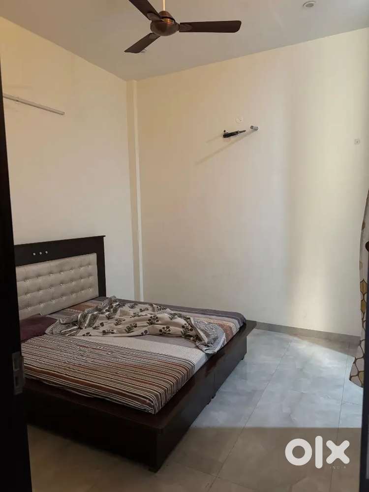 2bhk semi furnished 1st floor house