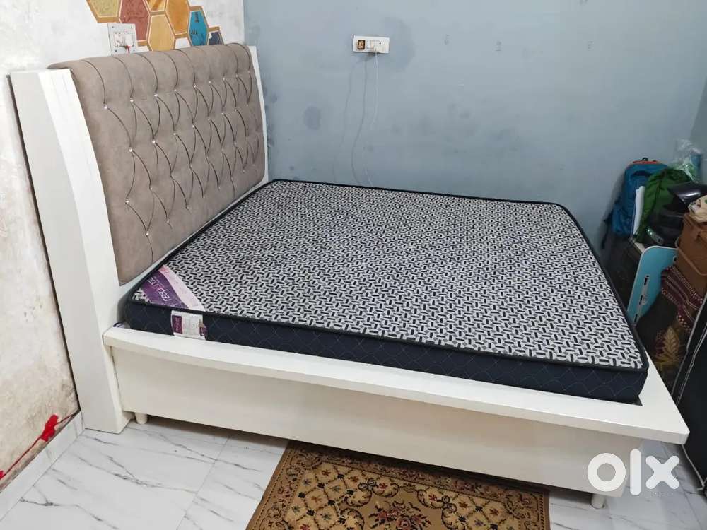 Mattress king size bed