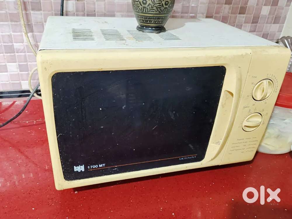 Microwave oven in working condition
