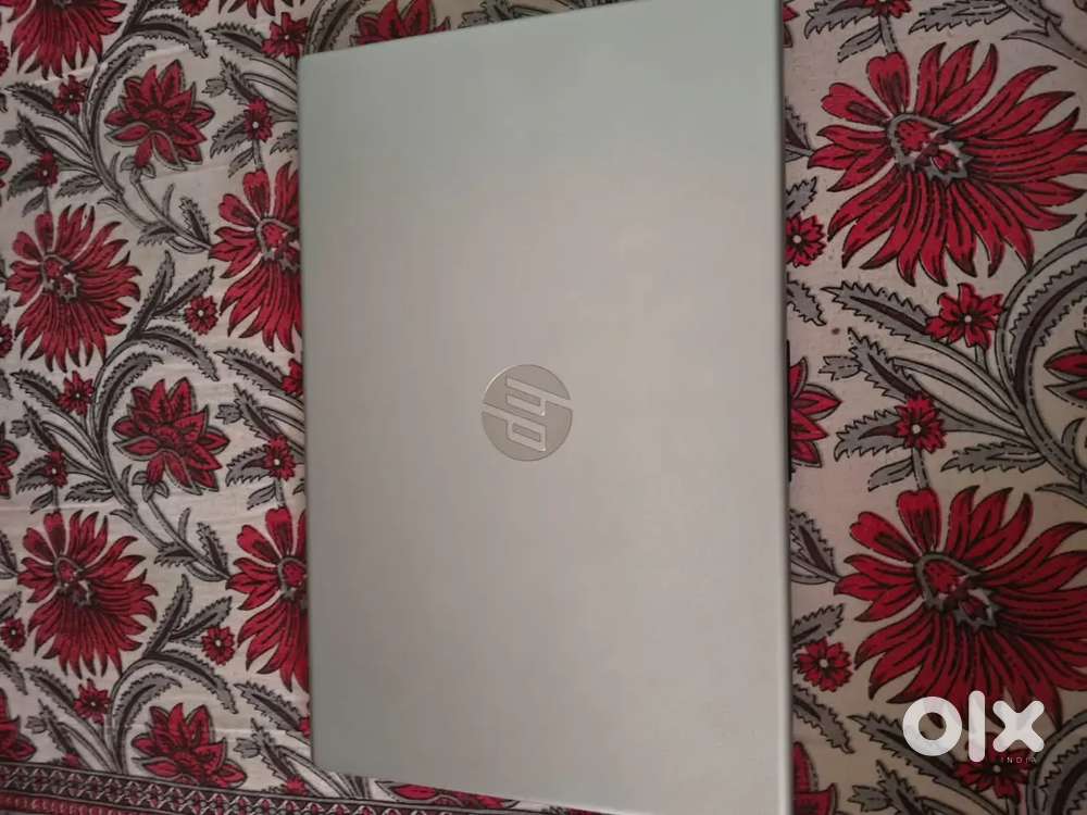 Hp laptop 8/512