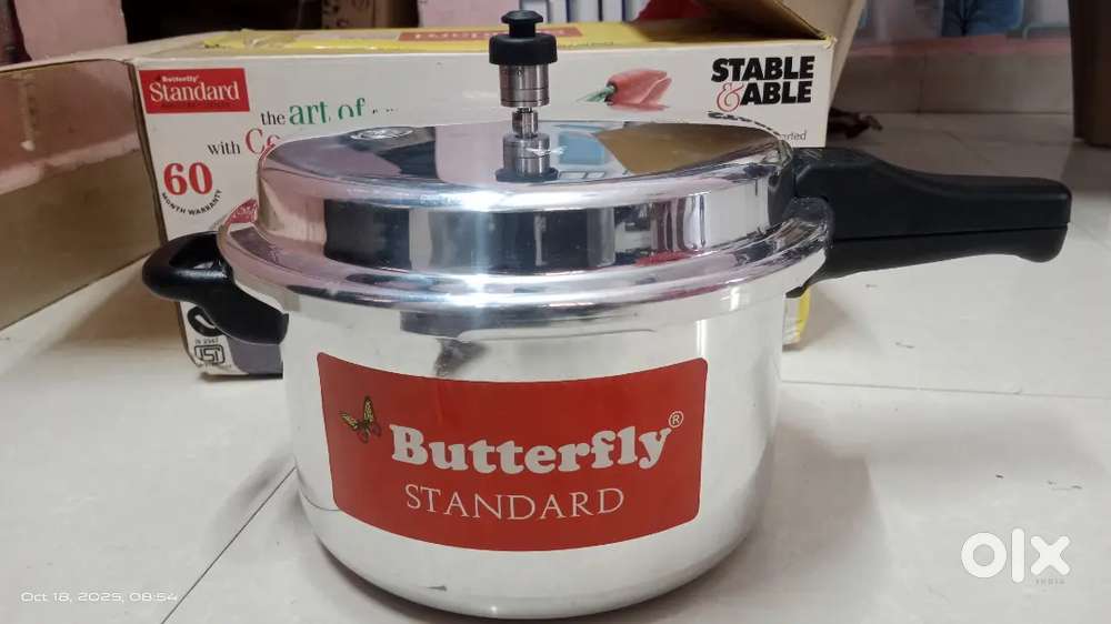 Cooker 7.5L new Butterfly just Rs.1800