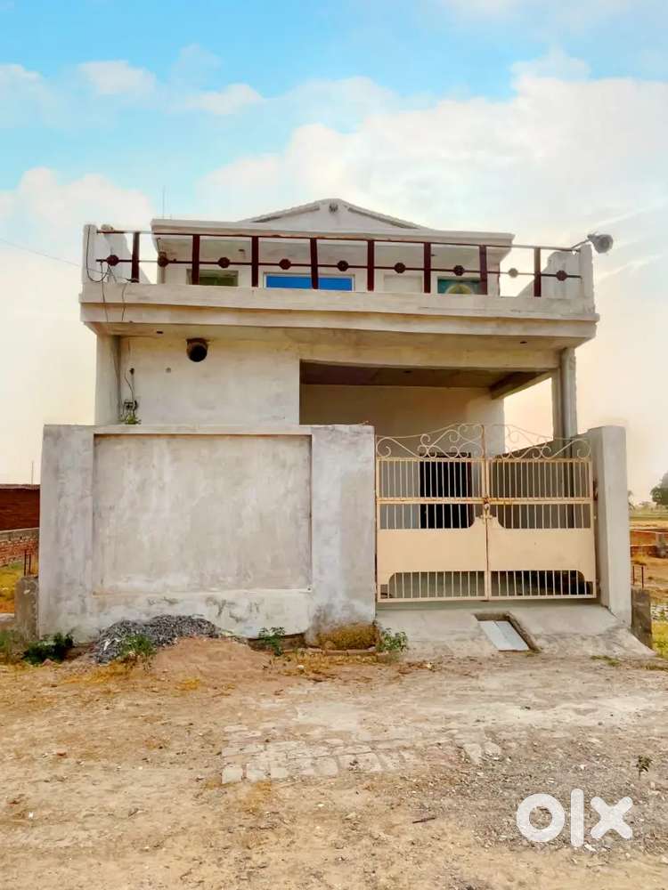 आधुनिक कॉलोनी,बिजली, पानी, नाली की सुविधाओं से व्यवस्थित.