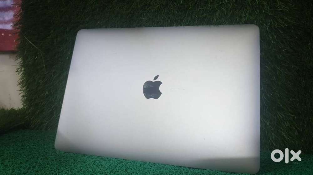 Processor: Core i3 10th Gen Apple MacBook Air 2179