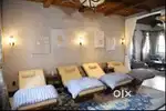 spa therapist female wanted