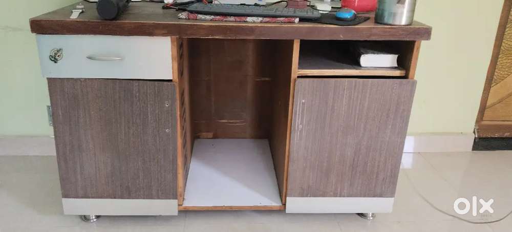 Computer office table space for leg area