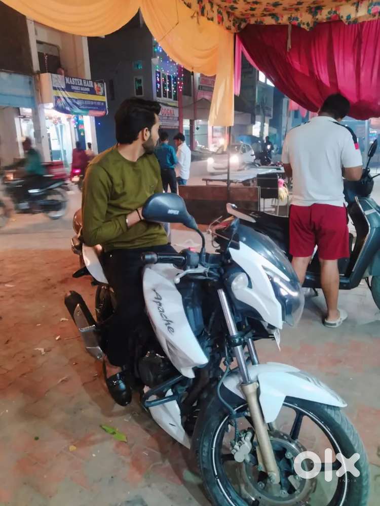 Bike acchi h urgent sale krni pad rahi h dusri jagah shift ho raha hu
