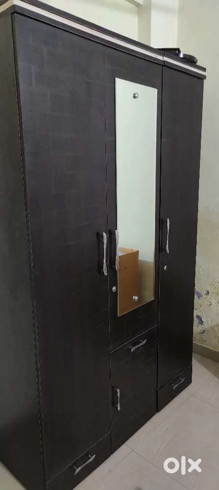 3 door almirah with mirror