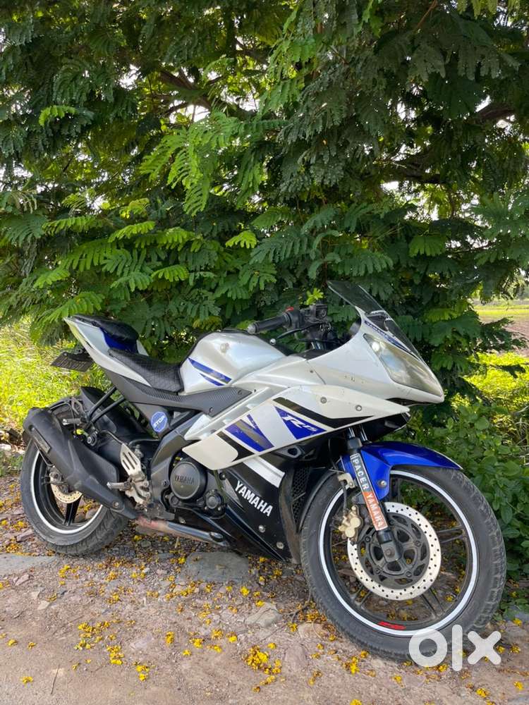 Yamaha R15 v2  super condition