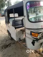 Auto ke liye driver chahiye