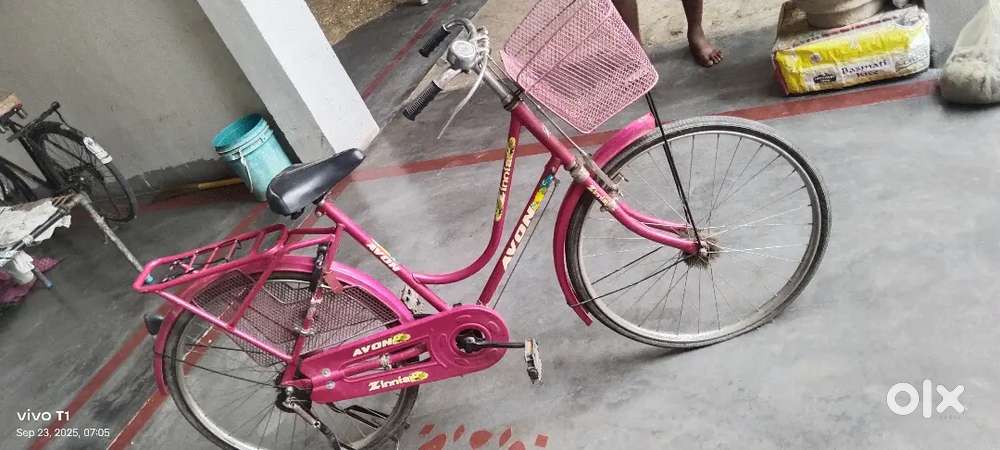Girls cycle
