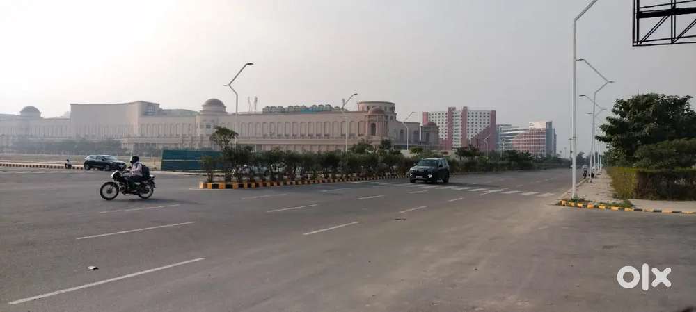 पुलिस हेडक्वार्टर से मात्र 3 किमी शालीमार वन वर्ल्ड के पास आवासीय प्लॉ