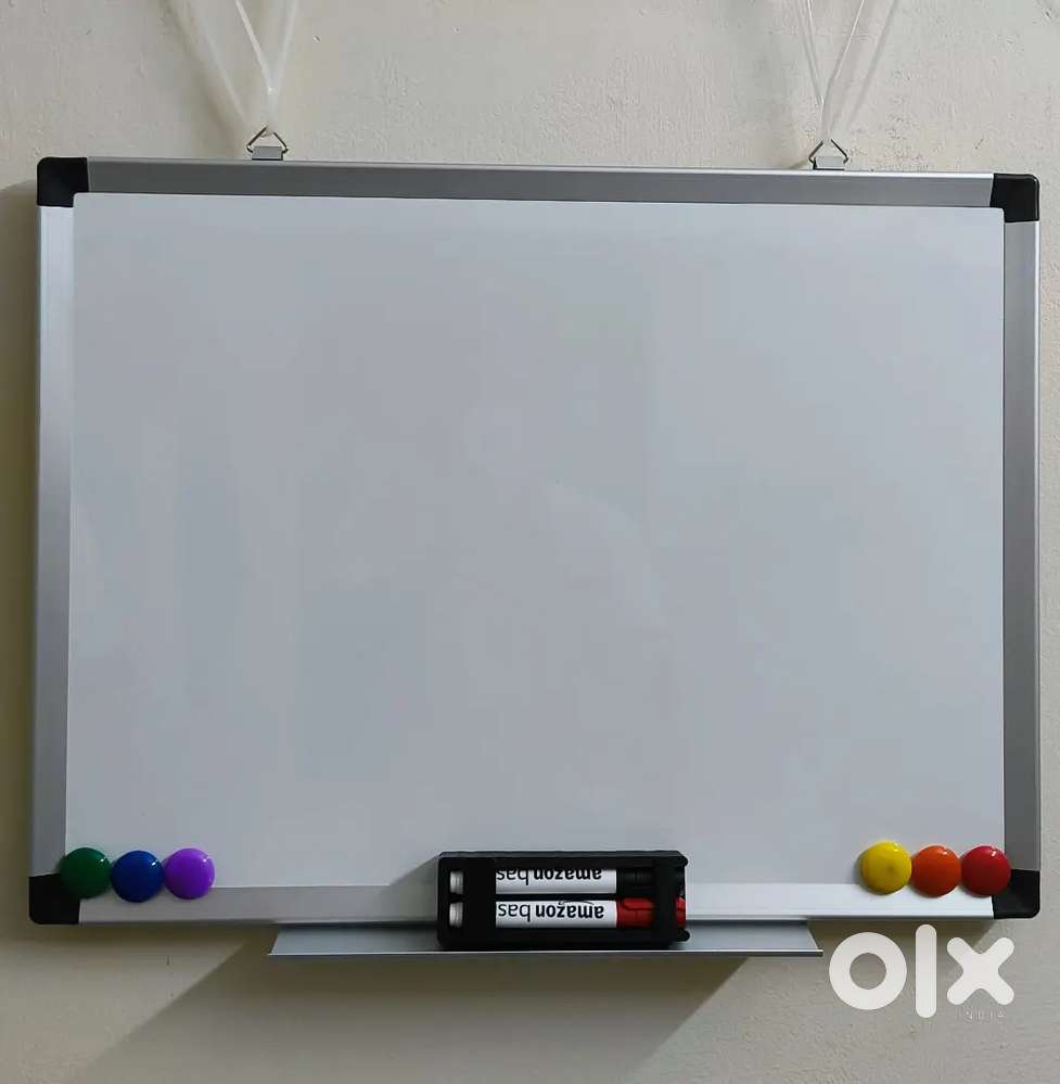 AmazonBasics magnetic whiteboard 1.96 Ft X 1.47 Ft (Wxh)