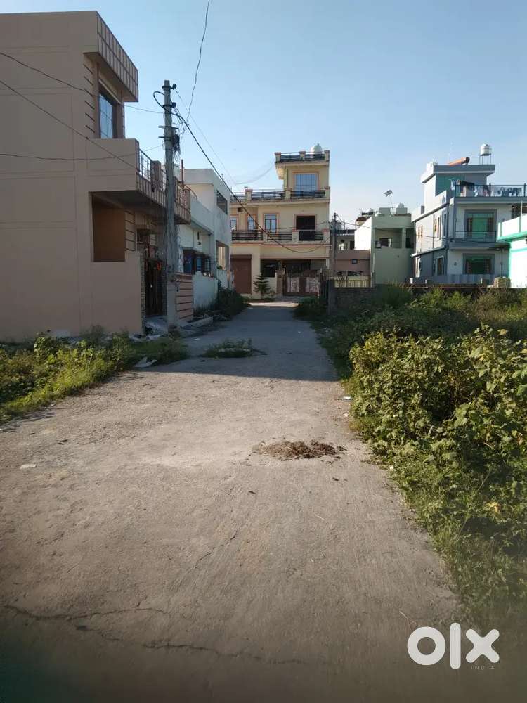 Plot for sale 111 gaj  banjarawala Rajendra vihar Green view