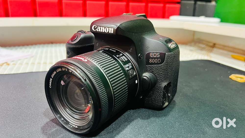 Canon EOS 800 D with lens